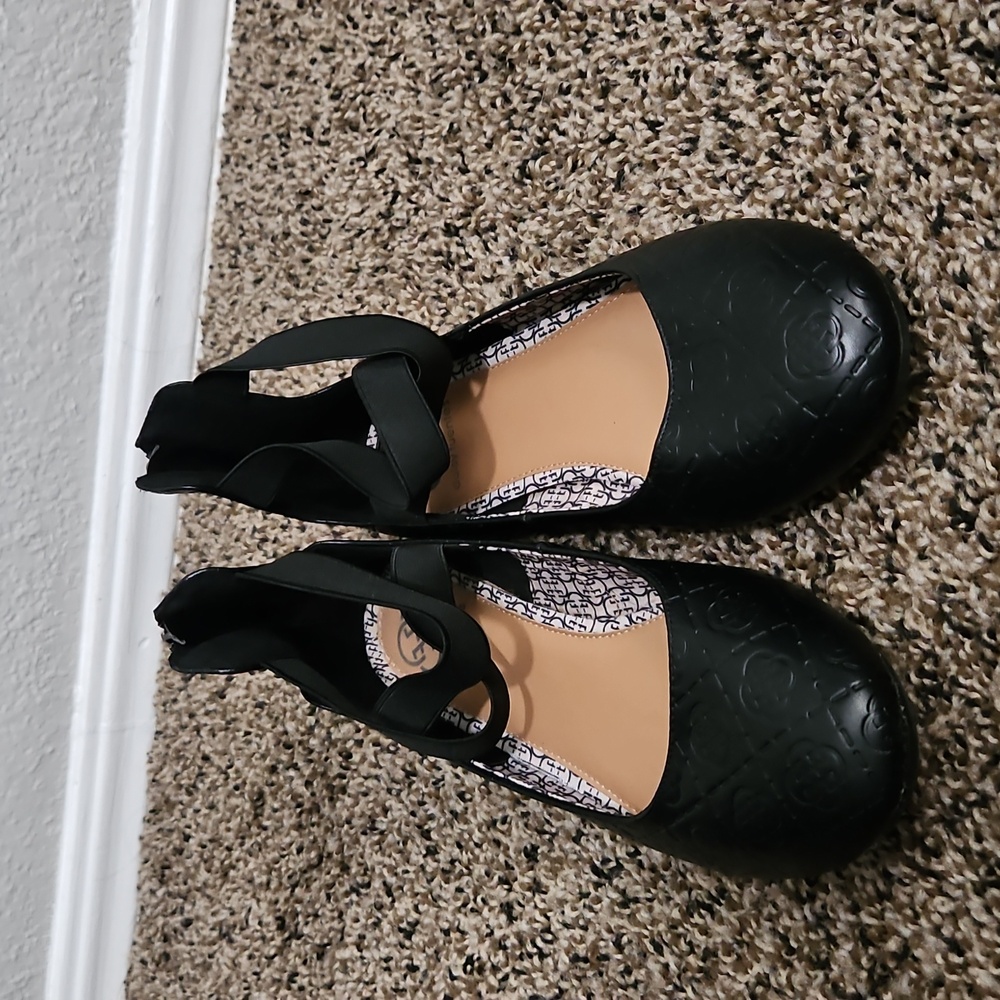 Black Women's Flats